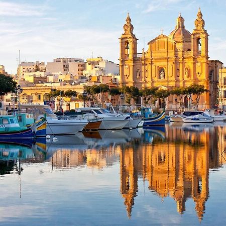 Centre Point Msida Exterior foto